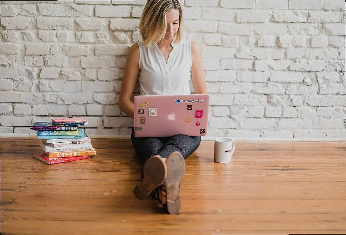 influencer, writing, girl, woman, typing, on computer, content marketing, typing on floor, written, words, handwriting, 
